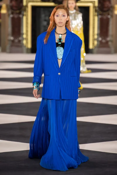 Look 44